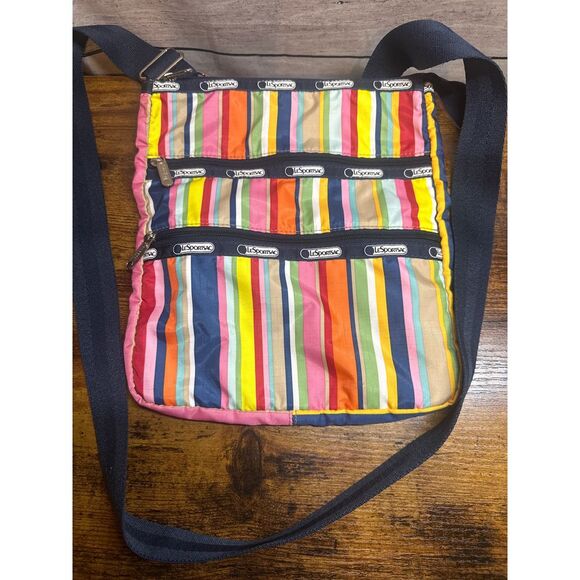 LeSportsac Purse Women's‎ Crossbody Rainbow - Picture 1 of 4
